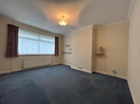 3 bedroom Semi-detached house to let in Kings Drive, Thingwall, Wirral, CH61