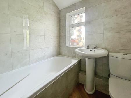 2 bedroom Flat to let in Hoylake Road, Moreton, Wirral, CH46