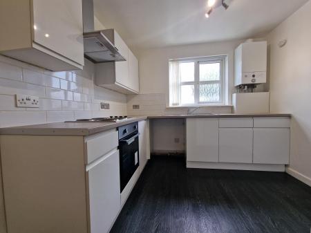 2 bedroom Flat to let in Rossmore Road West, Ellesmere Port, CH66