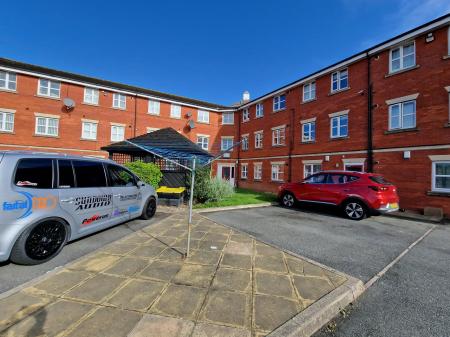 2 bedroom Flat to let in Rossmore Road West, Ellesmere Port, CH66