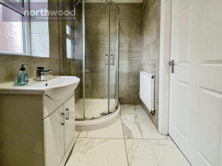 2 bedroom Maisonette to let in Thornton Road, Wallasey, Wirral, CH45