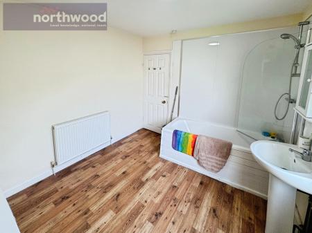 2 bedroom Terraced House to let in Hinderton Road, Neston, Wirral, CH64