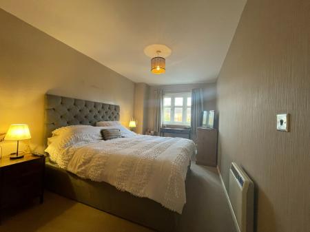 2 bedroom Flat to let in New Heyes, Neston, Wirral, CH64