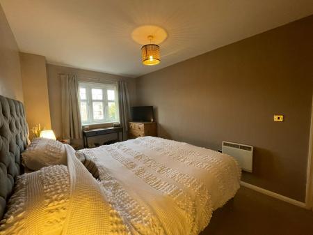 2 bedroom Flat to let in New Heyes, Neston, Wirral, CH64