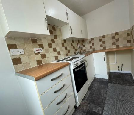 1 bedroom Flat to let in The Dell, Rock Ferry, Wirral, CH42