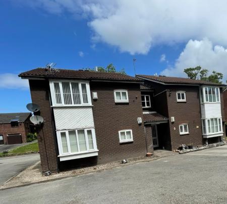 1 bedroom Flat to let in The Dell, Rock Ferry, Wirral, CH42