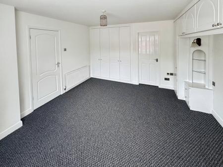5 bedroom Detached house for sale in Sylvandale Grove, Bromborough, Wirral, CH62