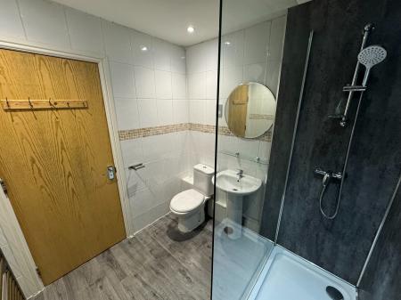 2 bedroom Flat to let in Barnard Road, Birkenhead, Wirral, CH43