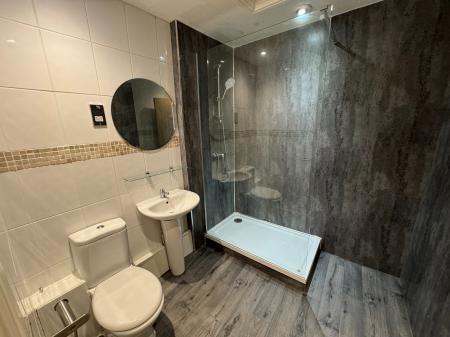 2 bedroom Flat to let in Barnard Road, Birkenhead, Wirral, CH43