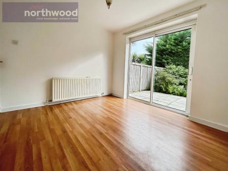 3 bedroom Semi-detached house to let in Birch Close, Oxton, Wirral, CH43