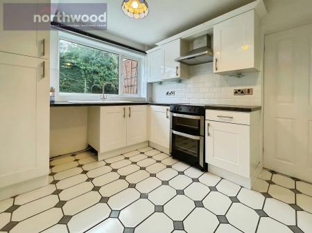 3 bedroom Semi-detached house to let in Birch Close, Oxton, Wirral, CH43