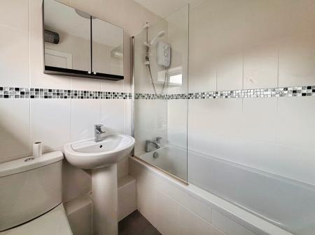 1 bedroom Flat to let in St Peters Mews, Rock Ferry, Wirral, CH42