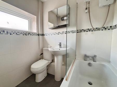 1 bedroom Flat to let in St Peters Mews, Rock Ferry, Wirral, CH42