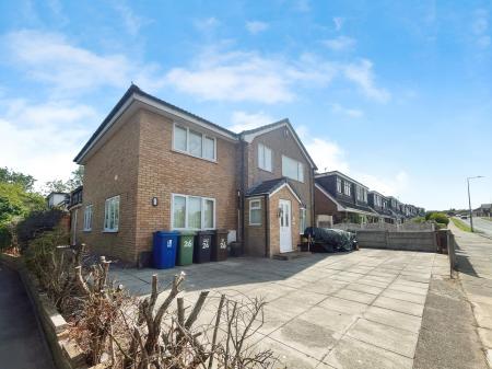 4 bedroom Detached house for sale in Highfield Grange Avenue, Wigan, WN3