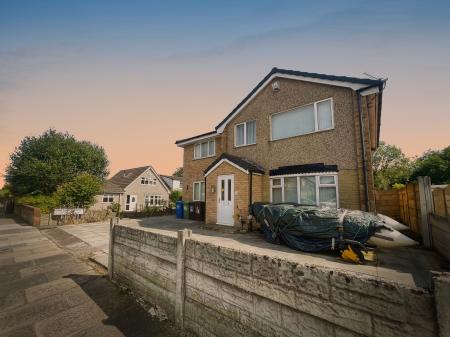 4 bedroom Detached house for sale in Highfield Grange Avenue, Wigan, WN3