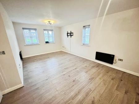 2 bedroom Flat to let in Gas Street, Platt Bridge, Wigan, WN2