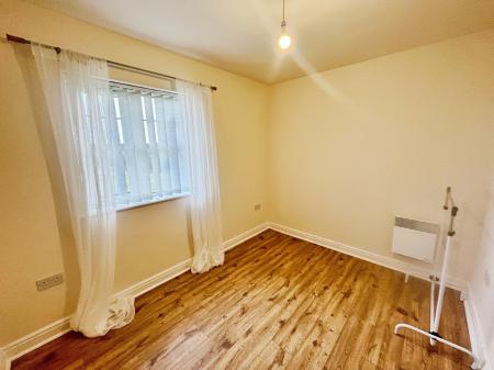 2 bedroom Flat to let in Meadowfields, Hindley Green, Wigan, WN2