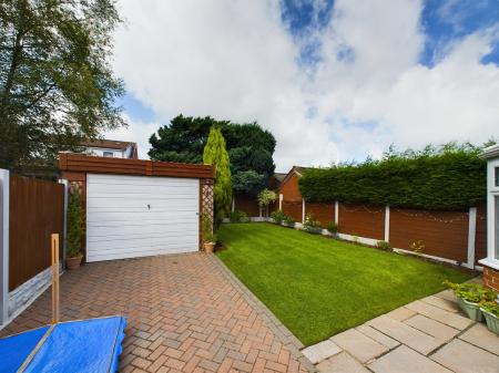 3 bedroom Semi-detached house for sale in Dereham Way, Winstanley, Wigan, WN3