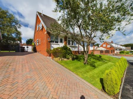 3 bedroom Semi-detached house for sale in Dereham Way, Winstanley, Wigan, WN3