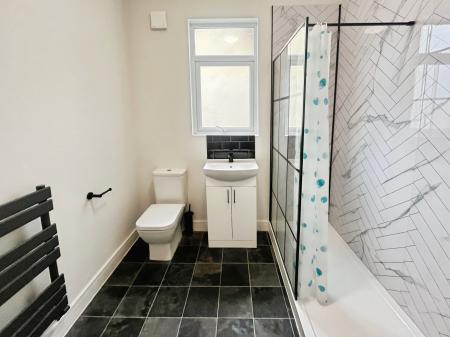 1 bedroom House share to let in Park Road, Springfield, Wigan, WN6