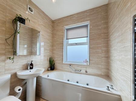 3 bedroom Semi-detached house for sale in Green Hayes Avenue, Wigan, WN1