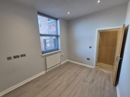 3 bedroom Flat to let in Swinley Road, Wigan, WN1