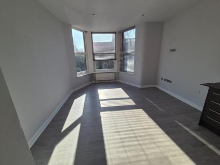 3 bedroom Flat to let in Swinley Road, Wigan, WN1