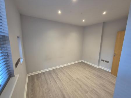 3 bedroom Flat to let in Swinley Road, Wigan, WN1