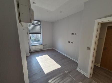 3 bedroom Flat to let in Swinley Road, Wigan, WN1