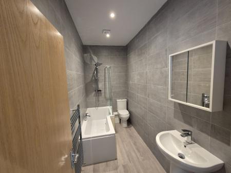 3 bedroom Flat to let in Swinley Road, Wigan, WN1