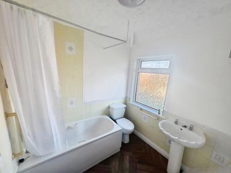 3 bedroom Terraced House to let in Bluebell Avenue, Standish, Wigan, WN6