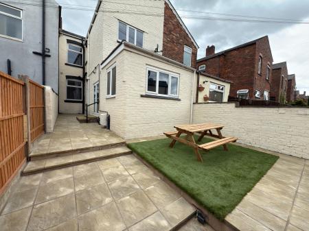 1 bedroom House share to let in Park Road, Springfield, Wigan, WN6