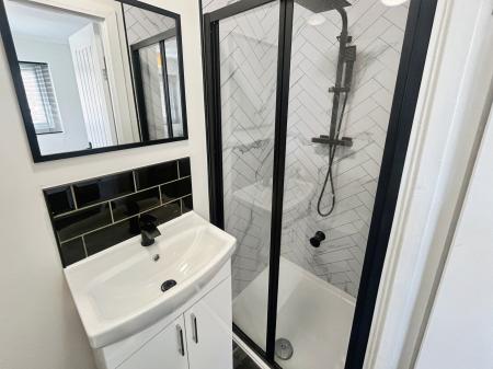 1 bedroom House share to let in Park Road, Springfield, Wigan, WN6