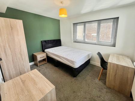 1 bedroom House share to let in Park Road, Springfield, Wigan, WN6