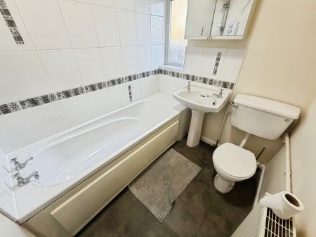 3 bedroom Terraced House for sale in Warrington Road, Wigan, WN1