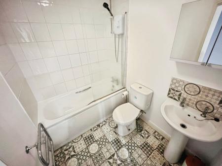 2 bedroom Flat for sale in Gas Street, Platt Bridge, Wigan, WN2