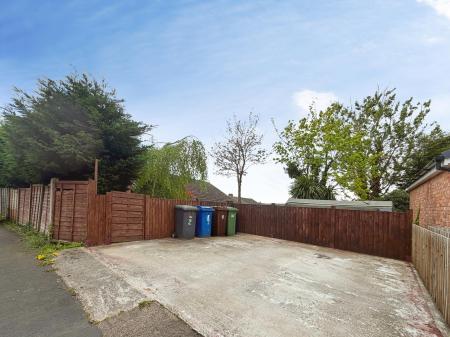 2 bedroom Bungalow for sale in Woodnook Road, Appley Bridge, Wigan, WN6