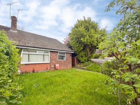 2 bedroom Bungalow for sale in Woodnook Road, Appley Bridge, Wigan, WN6