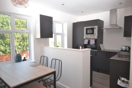 1 bedroom House share to let in Park Road, Springfield, Wigan, WN6