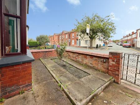 3 bedroom Semi-detached house for sale in Kenyon Road, Wigan, WN1