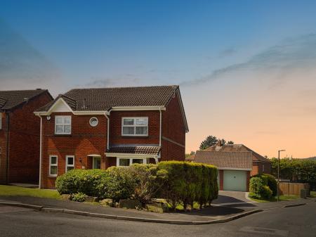 4 bedroom Detached house for sale in Browmere, Wigan, WN6