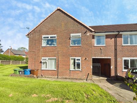 2 bedroom Maisonette for sale in St. Davids Crescent, Aspull, Wigan, WN2
