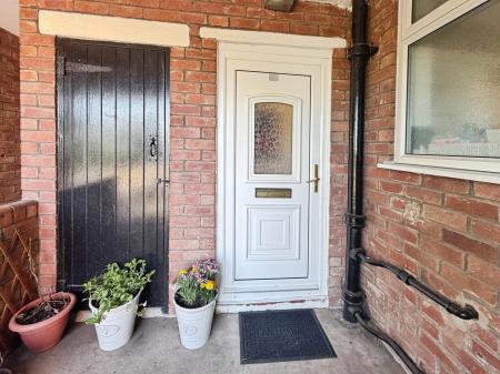 2 bedroom Maisonette for sale in St. Davids Crescent, Aspull, Wigan, WN2