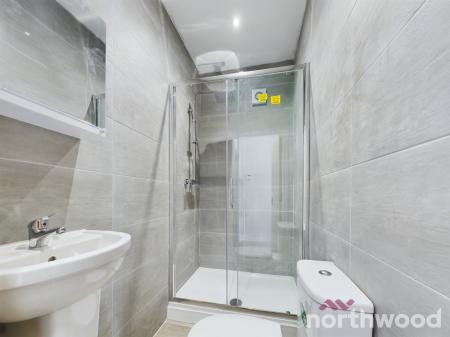2 bedroom Triplex to let in Swinley Road, Swinley, Wigan, WN1