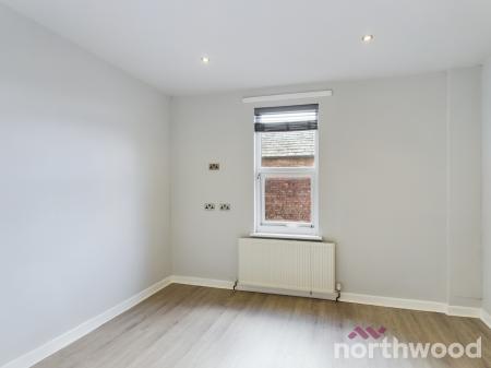 2 bedroom Triplex to let in Swinley Road, Swinley, Wigan, WN1