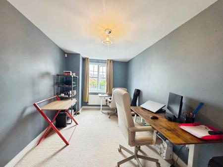 2 bedroom Flat for sale in Beacon View, Standish, Wigan, WN6