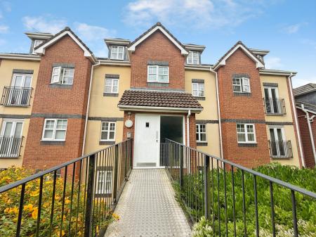 2 bedroom Flat for sale in Beacon View, Standish, Wigan, WN6
