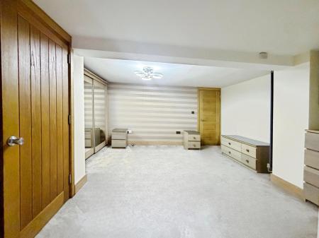 1 bedroom Flat for sale in Parsons Walk, Wigan, WN1
