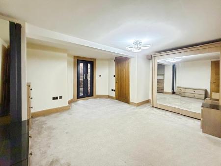 1 bedroom Flat for sale in Parsons Walk, Wigan, WN1