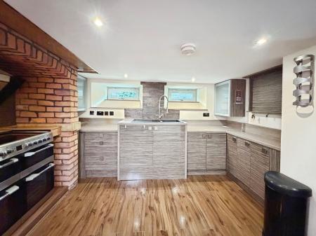 1 bedroom Flat for sale in Parsons Walk, Wigan, WN1